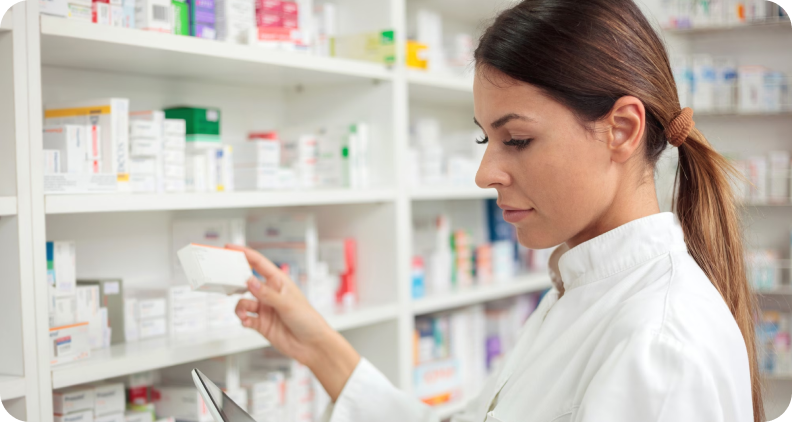 Фармацевт в аптеке Farmacia Balkan