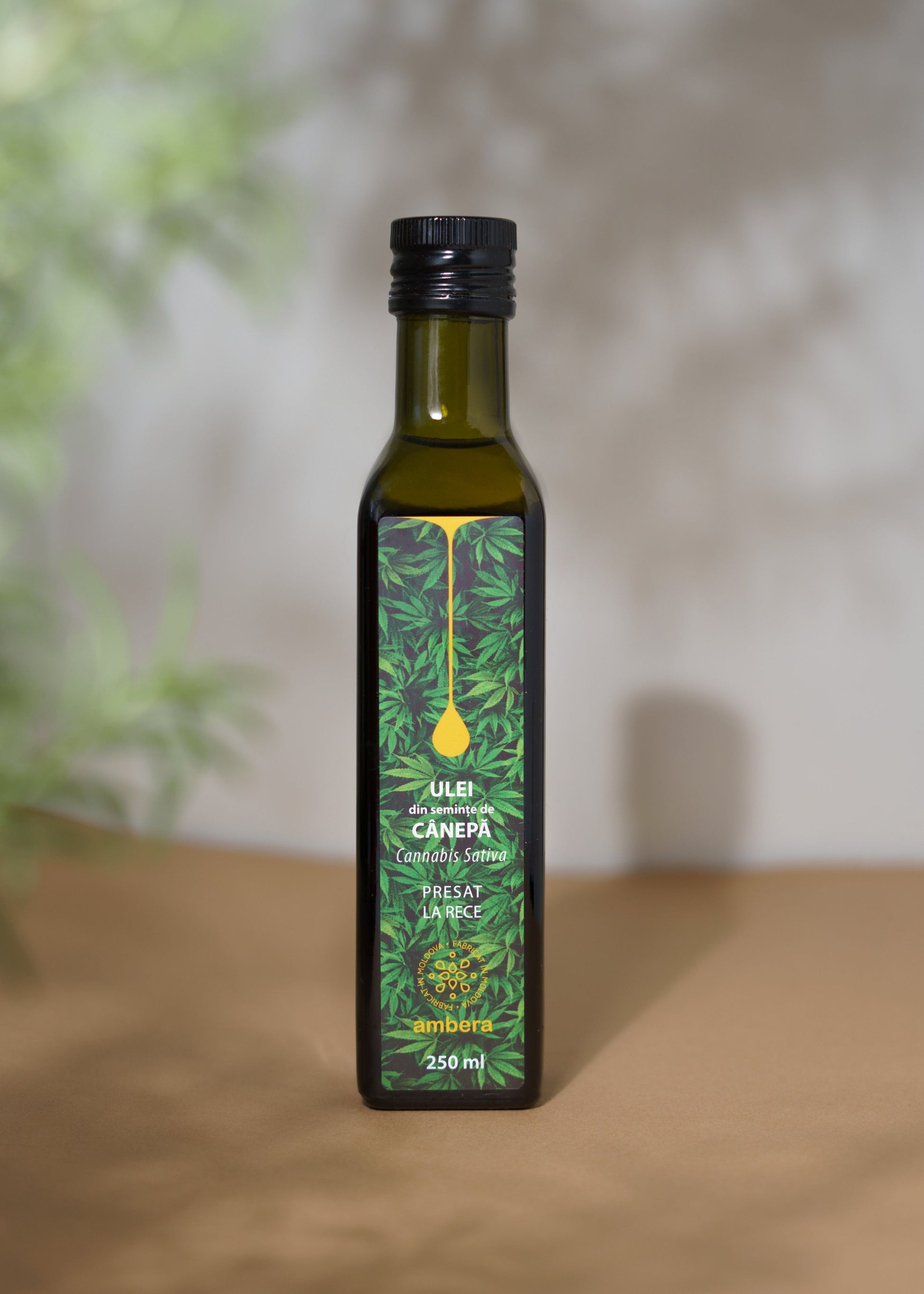 Масло из семян конопли Ambera (холодного отжима) 250 мл